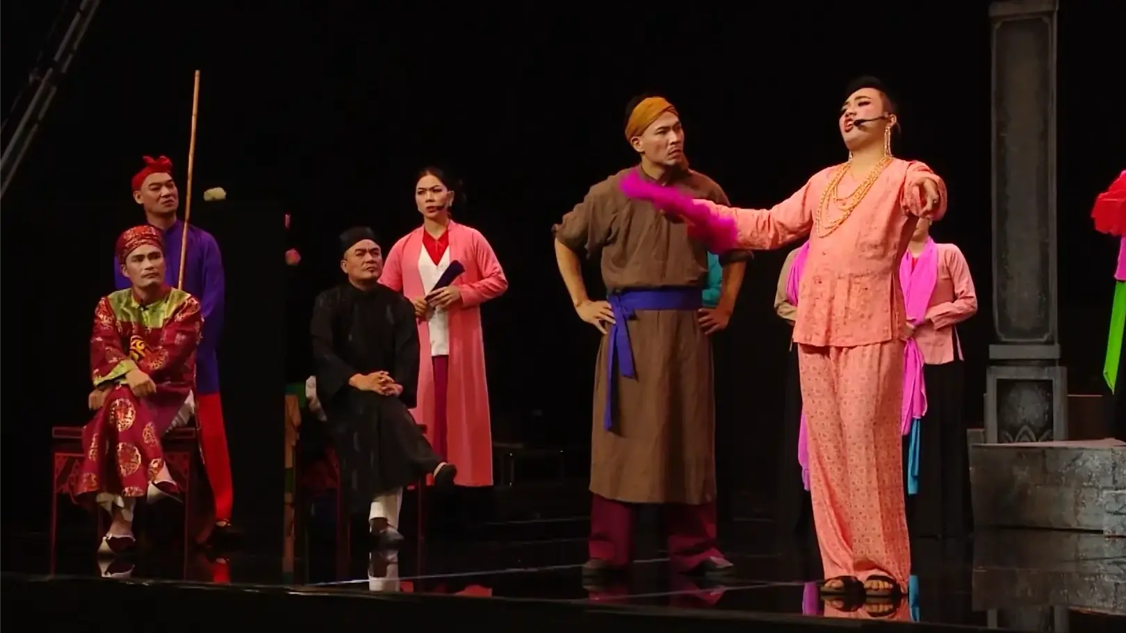 Sân khấu truyền hình: Giữ hồn di sản qua 'Chuyện làng Đình'